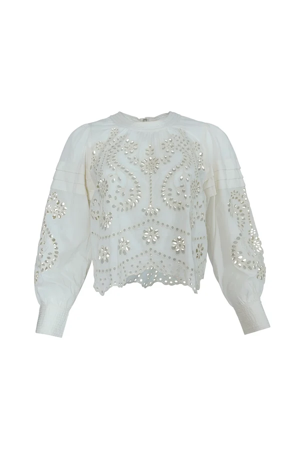 Jennifer Top, Ivory