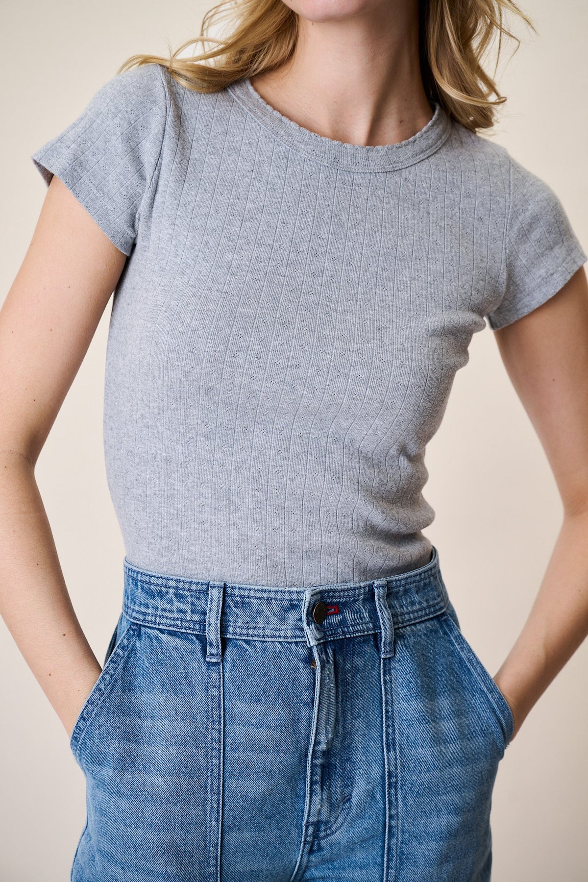 透かし編み クルーネック Tシャツ|グレー