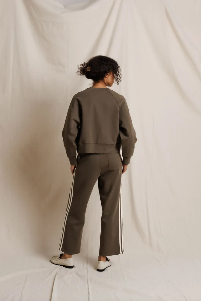 nell travel sweatshirt, dark olive