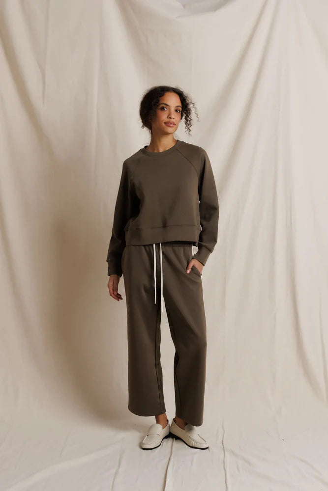 nell travel sweatshirt, dark olive