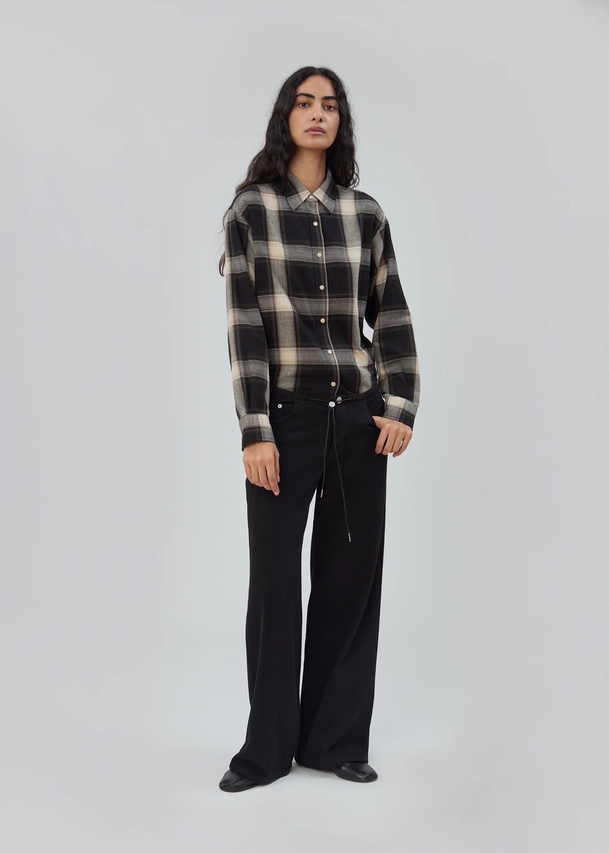 Cool Jean in Black Black