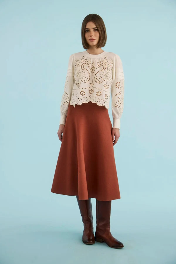 Jennifer Top, Ivory