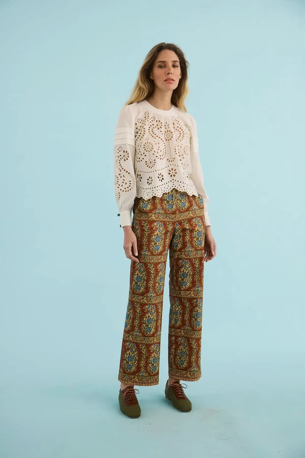 Jennifer Top, Ivory