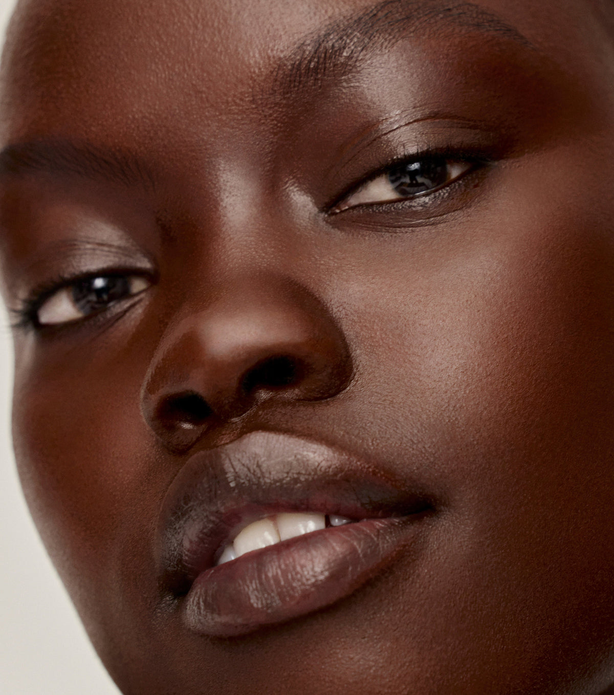 Vital Pressed Skincare Powder, Café