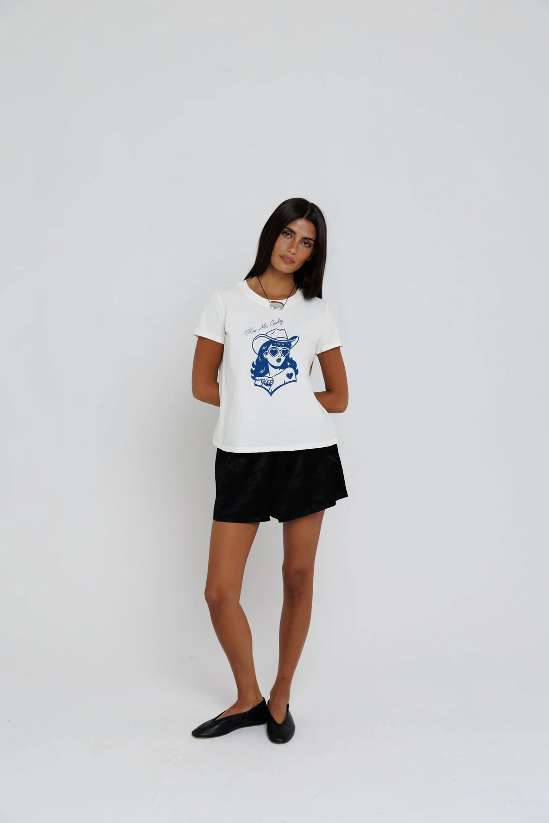 Kiss Me Cowboy, Femme Crew
