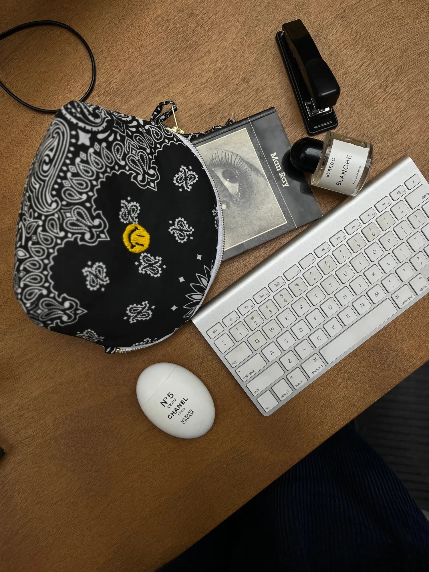 Small HAPPY FACE Toiletry Bag, All Black