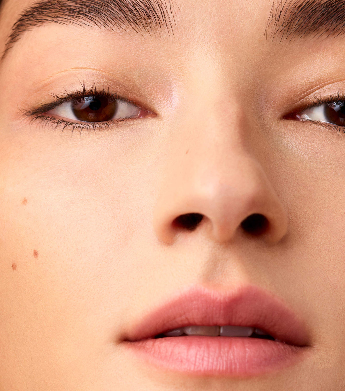Vital Skin Foundation Stick, Atelier VI