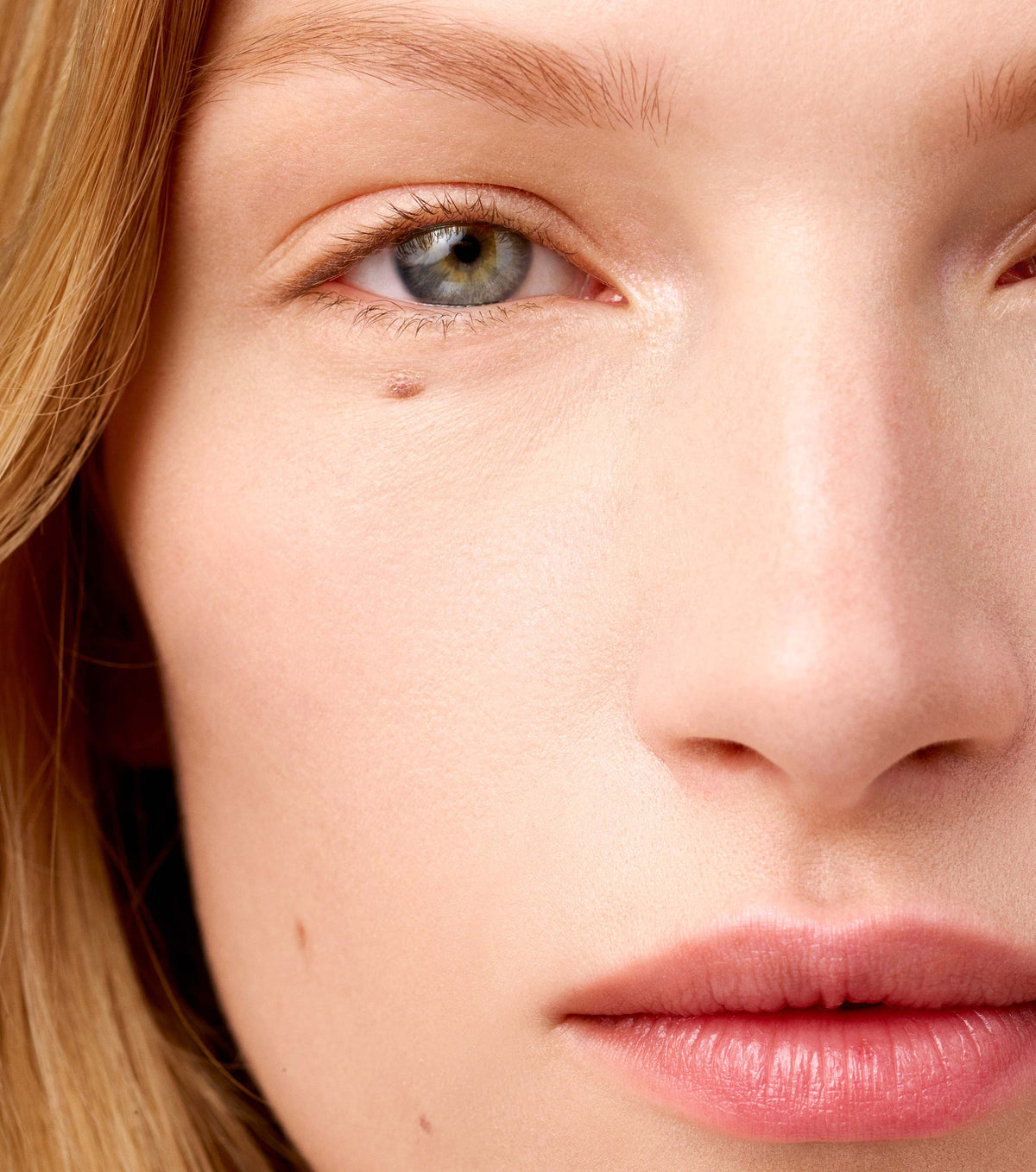 Vital Skin Foundation Stick, Atelier O