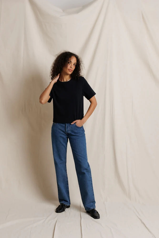 atlas tee, true black