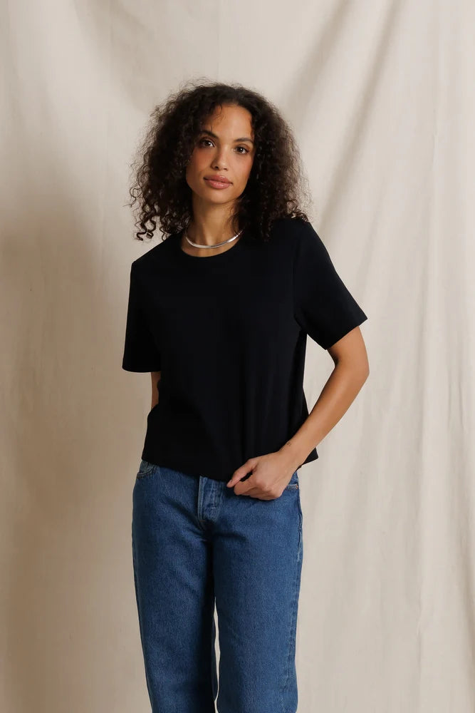 atlas tee, true black