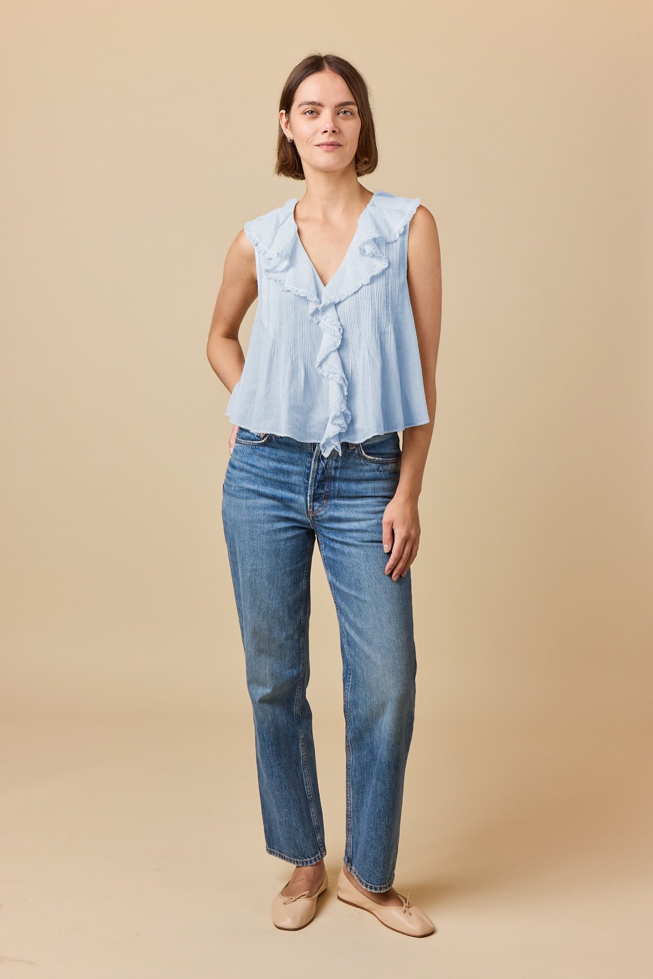 Hilda Top, Alice Blue