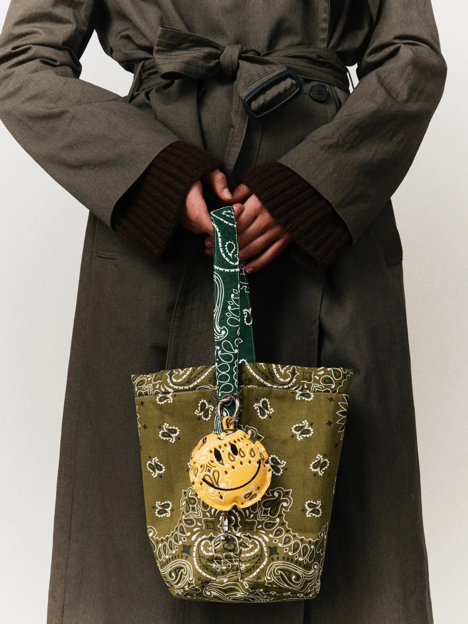 HAPPY FACE Keychain, Golden Yellow