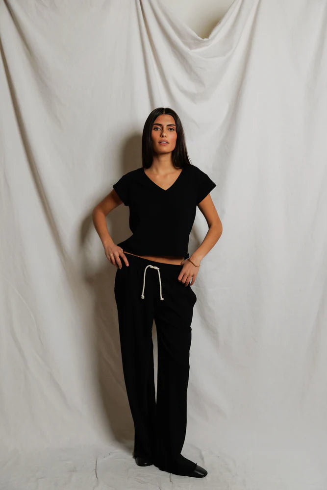 pearl v neck, true black
