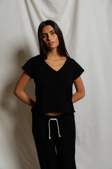 pearl v neck, true black