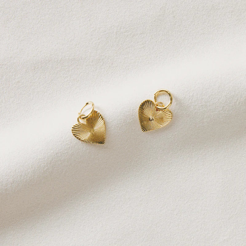 Ribbed Heart of Gold Huggies